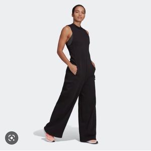 W SL JUMPSUIT
Colour: Black
Size: M
Quantity: 1
Article No: HE0430